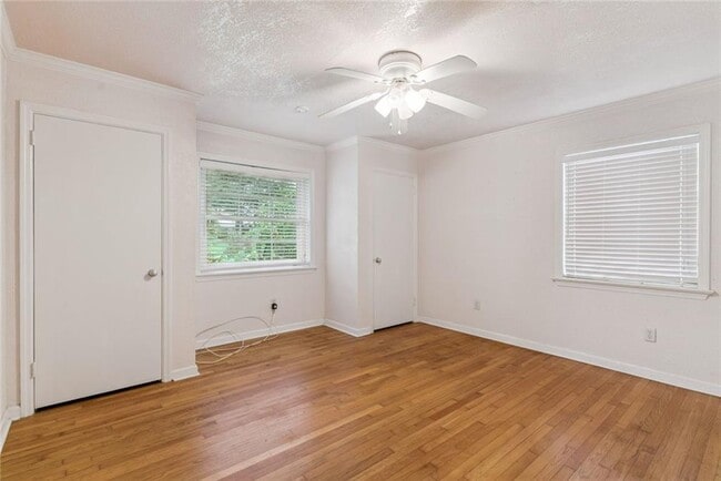 Building Photo - 1407 Sycamore Ave