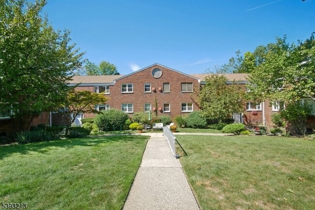 Building Photo - 300 Claremont Ave