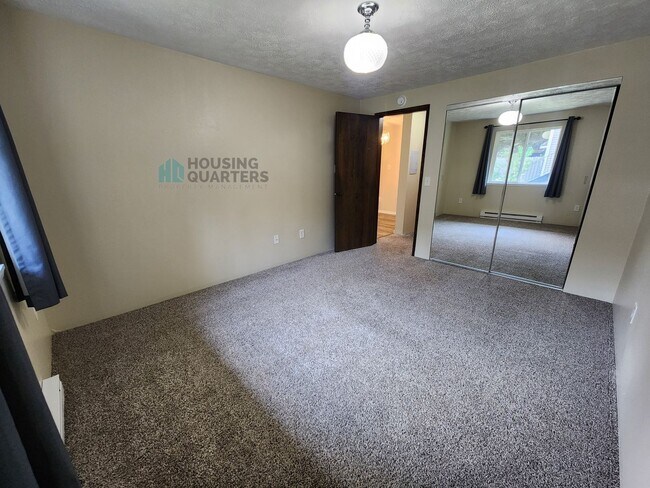 Building Photo - 8612 N Mayfair St