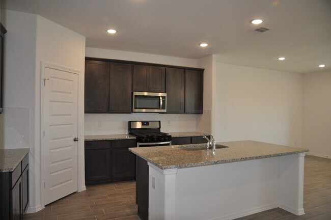 Building Photo - 5703 Aurora Grns Ln