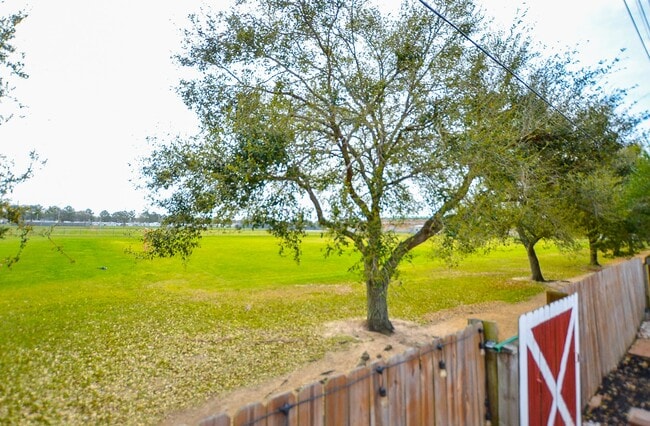 Building Photo - 2811 Willow Fork Dr