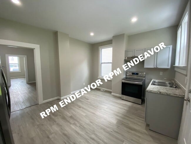 Building Photo - 3Bed/1Bath Single Family Home !! In Lemay!!!