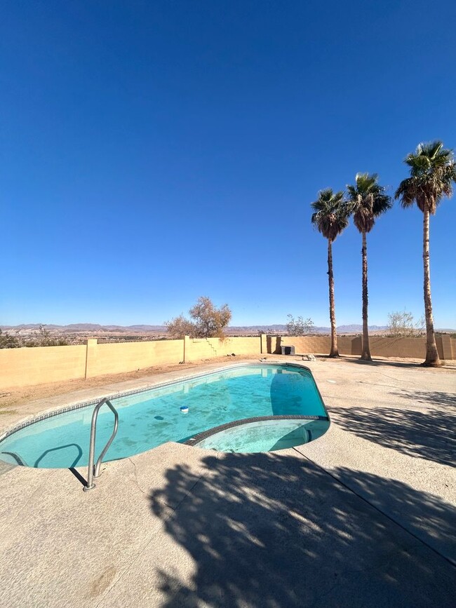 Building Photo - Mid-Century Masterpiece with Pool!