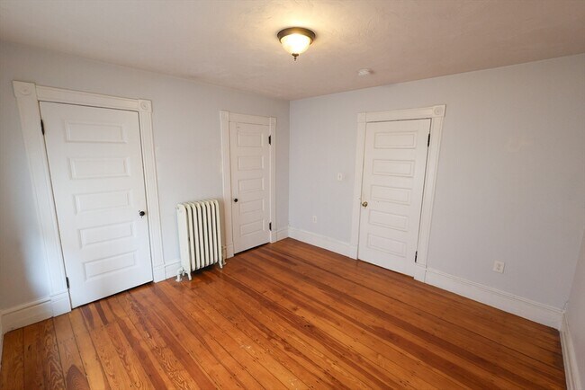 Building Photo - 72 Grampian Way