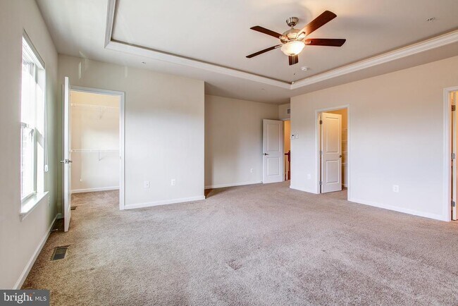 Building Photo - 426 Exchange Avenue