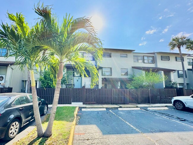 Primary Photo - 10000 NW 9th St Cir