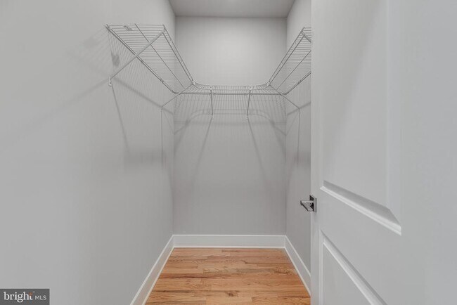 Building Photo - 2113 Master St