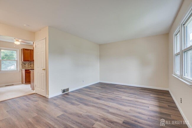Building Photo - 25 Ellwood Rd