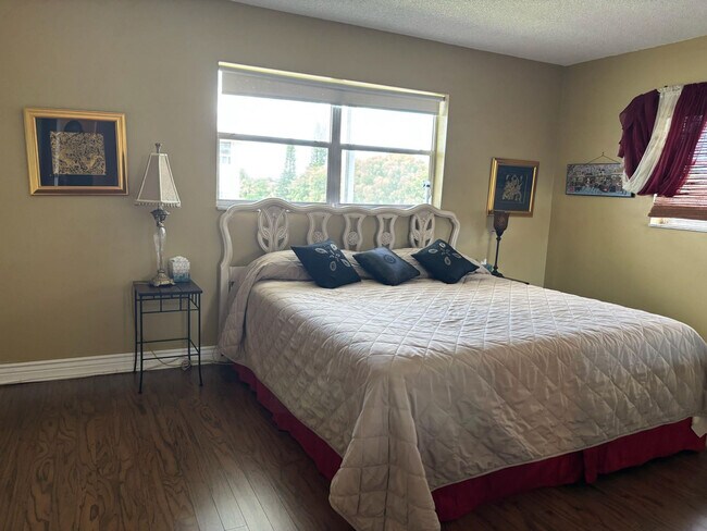 Building Photo - 4751 NW 21st St