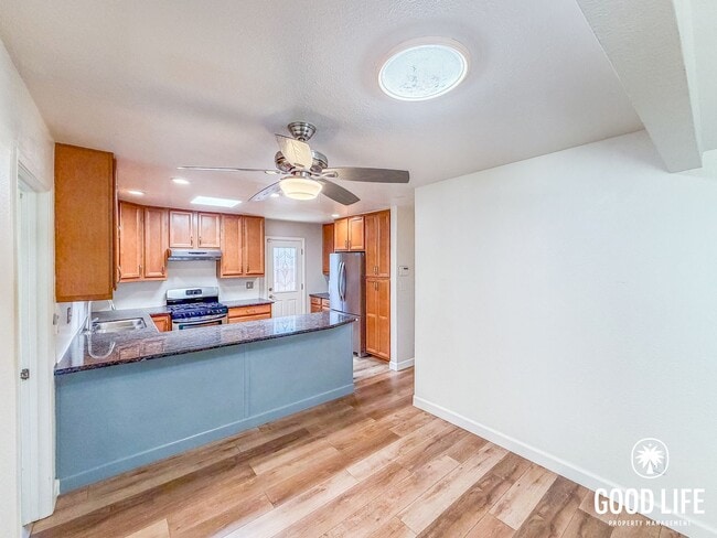 Building Photo - SD: Spacious 4BD/2BA Home in Clairemont with Large Turf Yard, Garage & In-Unit Laundry