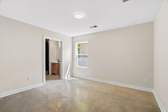 Building Photo - 750 Barrett Pl