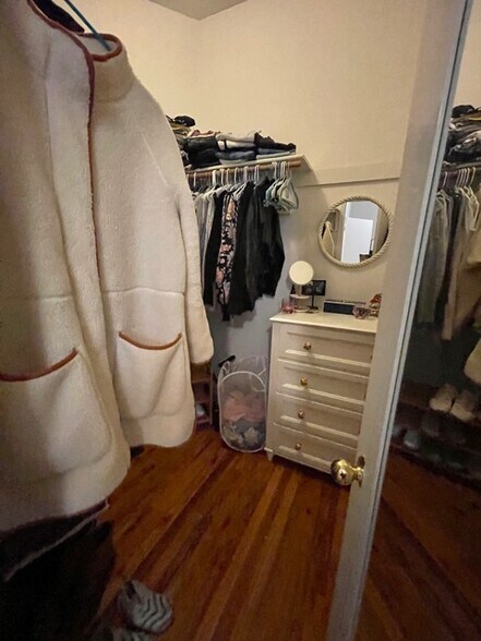 Building Photo - 1459 N Milwaukee Ave