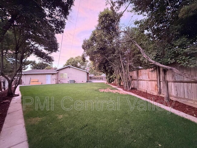 Building Photo - 1280 Dodd Ct