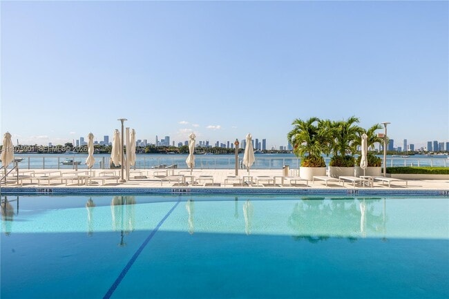 Building Photo - 1000 West Ave