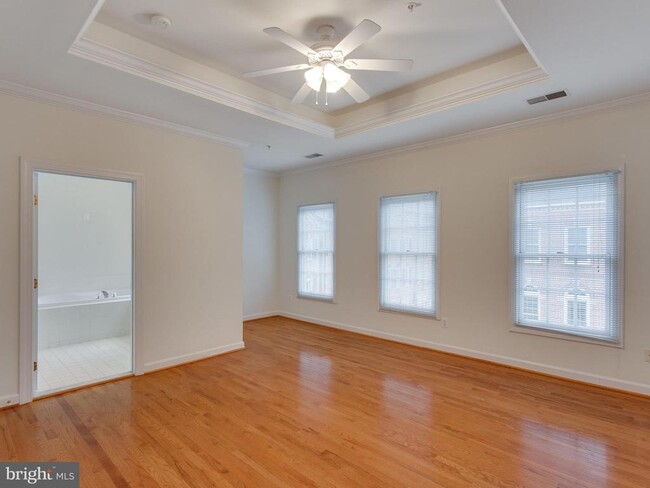 Building Photo - 701 Fitzhugh Way