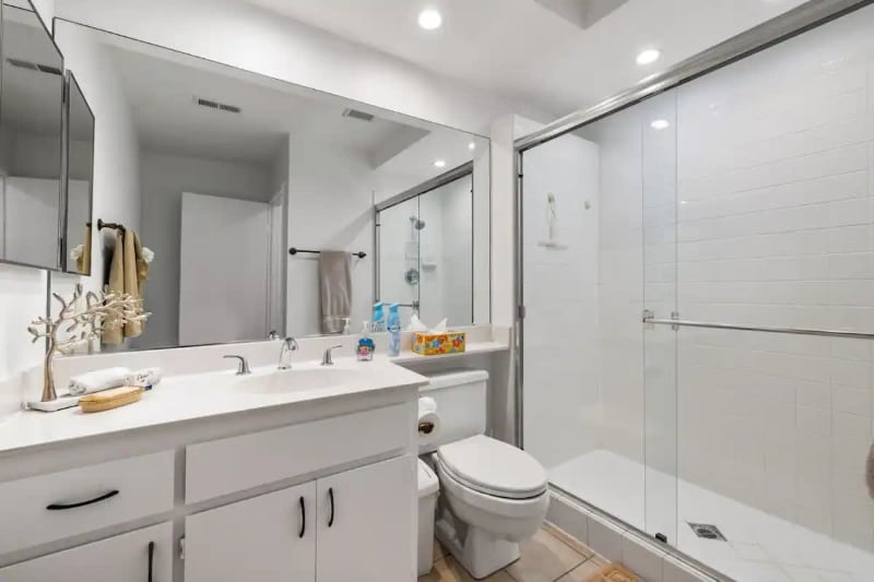 Building Photo - 248 Vista Royale Cir W