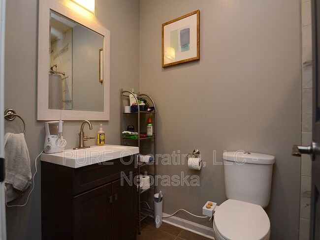 Building Photo - 2003 Crest Ridge Dr