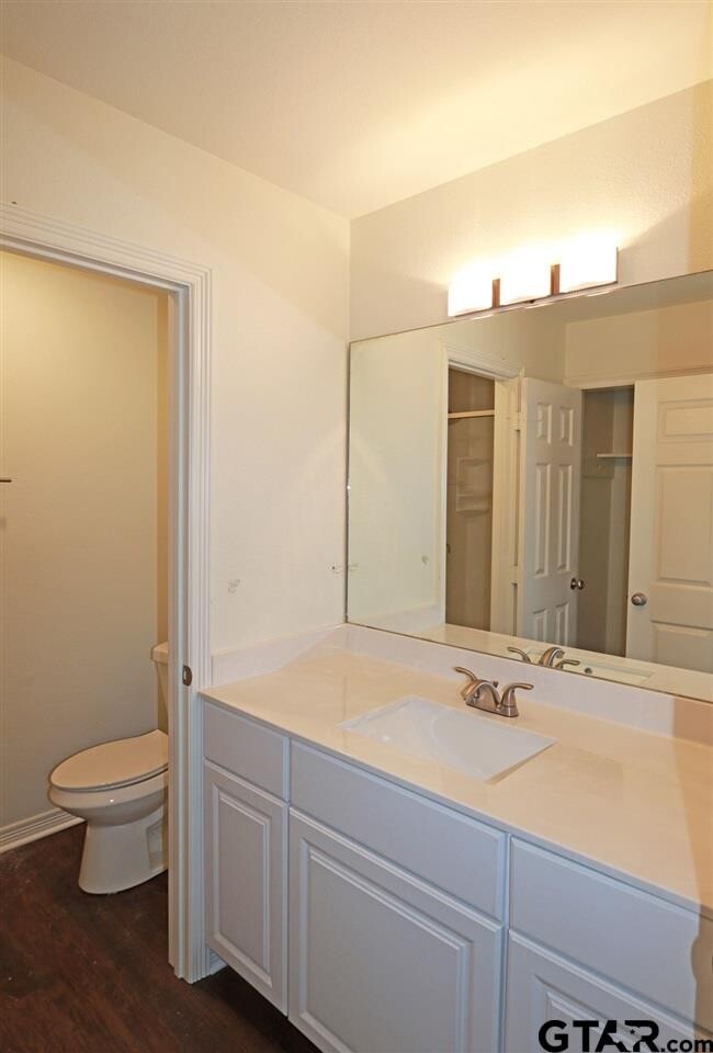 Building Photo - 806 Neches Dr