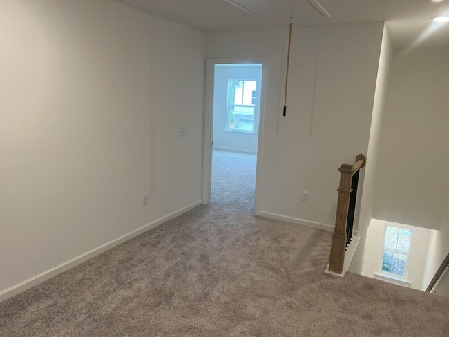Building Photo - Bright & Modern 3-Bedroom Townhome in a Prime Triangle Location!
