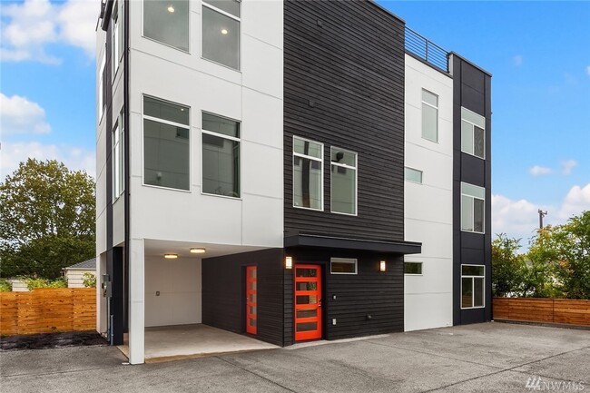 Primary Photo - 820 25th Ave S