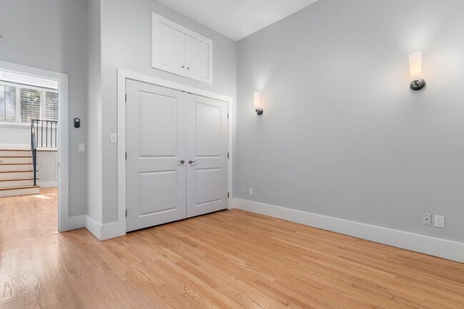 Building Photo - 771 Tremont St