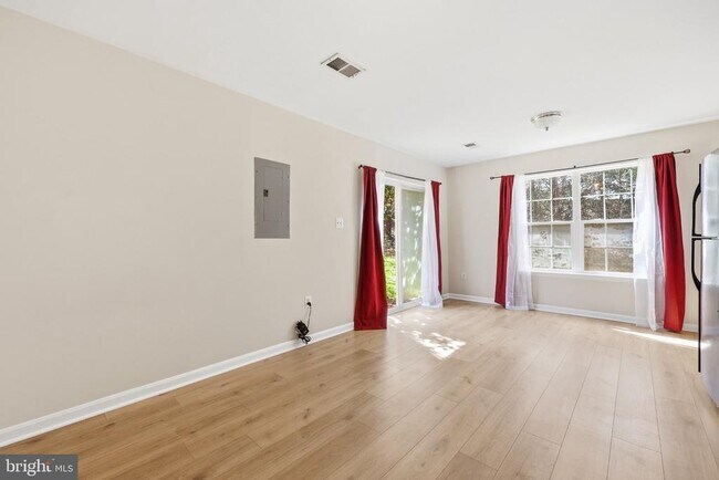 Building Photo - 14257 Hunters Run Way