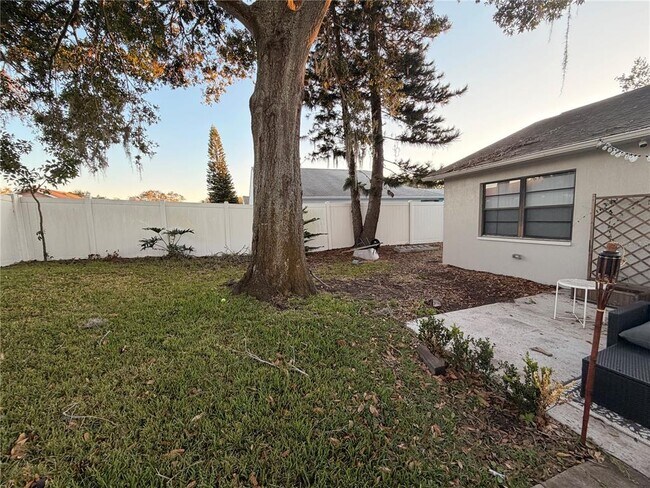 Building Photo - 7308 Fairwood Ave