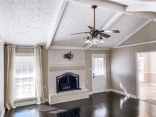 Building Photo - 122 Livingston Cir