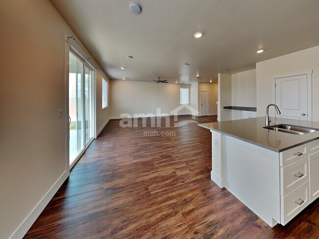 Building Photo - 6615 W Achievement St