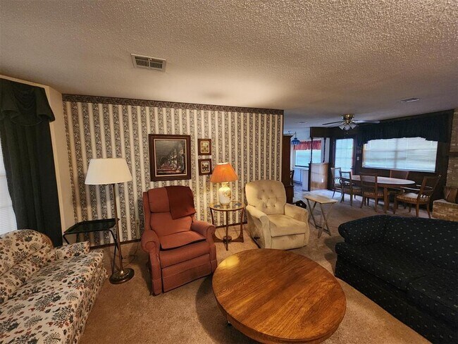 Building Photo - 1313 Whippoorwill Dr