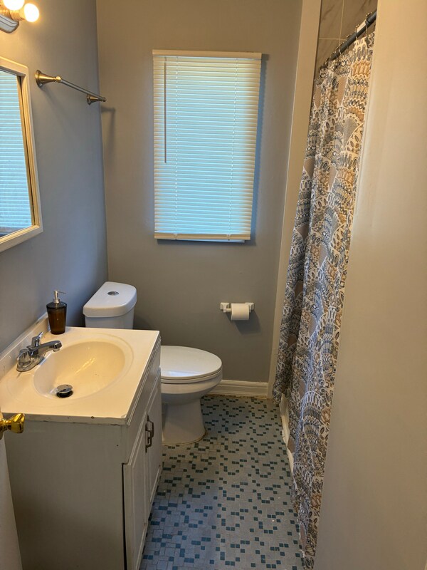 Building Photo - 4584 Park St