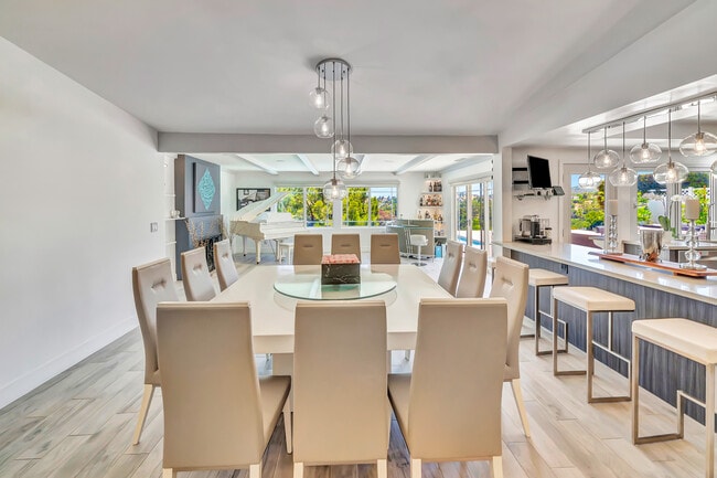 Building Photo - 22374 Algunas Rd