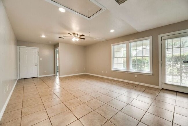 Building Photo - East Dallas Duplex