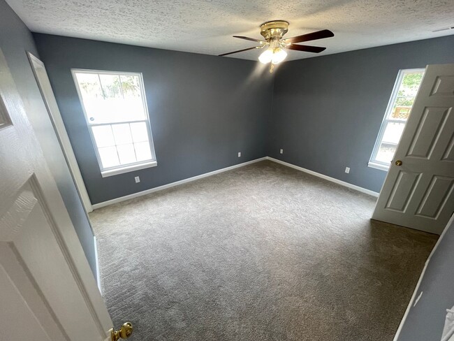 Building Photo - Cute Efficient Home For Rent Shelby County