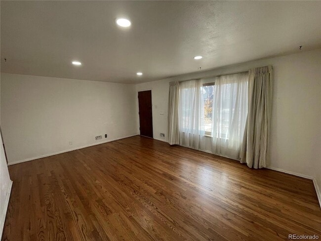 Building Photo - 3086 Victor St