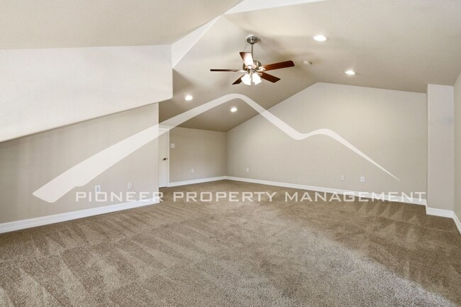 Building Photo - Awesome Townhome in Arvada