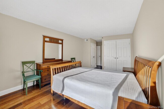 Building Photo - 25 Rockledge Ave