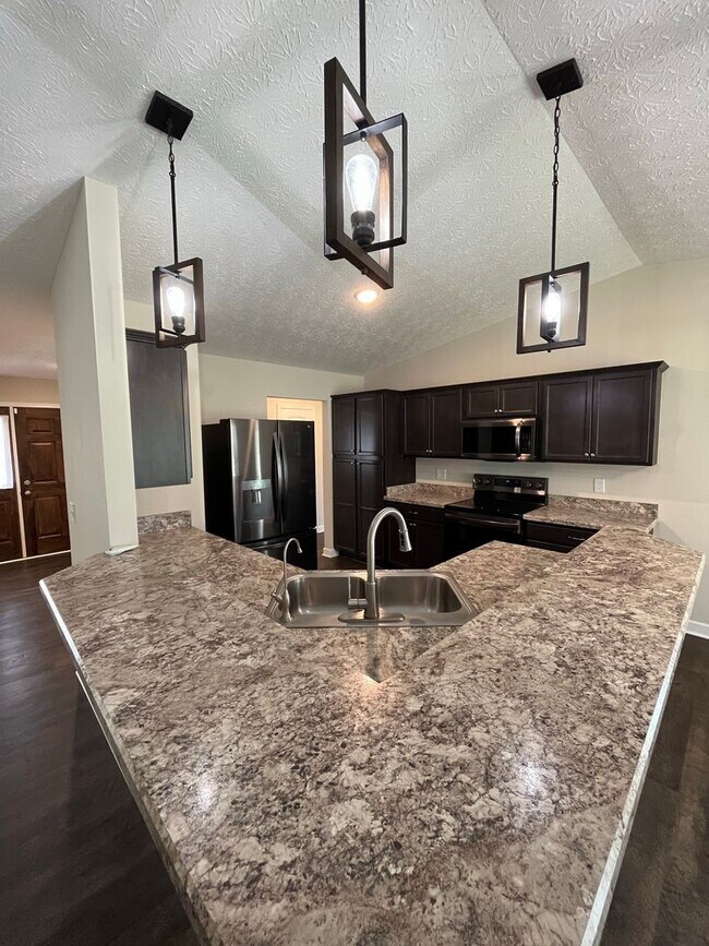 Building Photo - Charming Rural Retreat in Richwood- Fiber Internet Included!