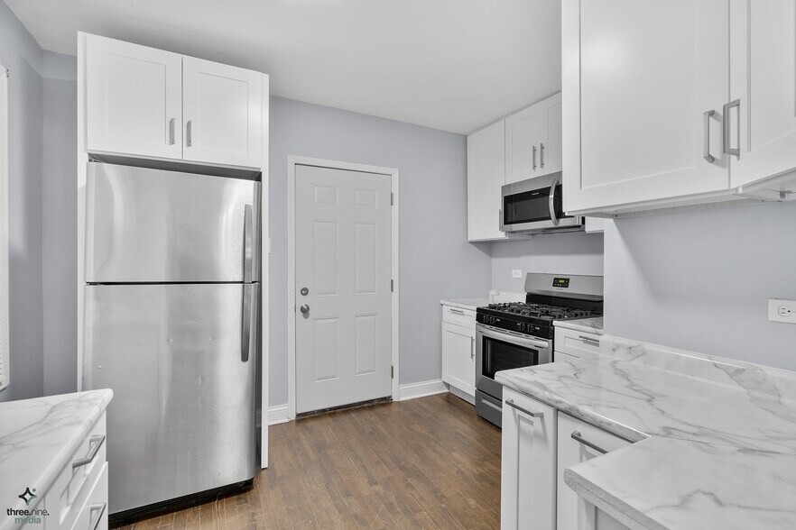 Building Photo - 5620 N Marmora Ave