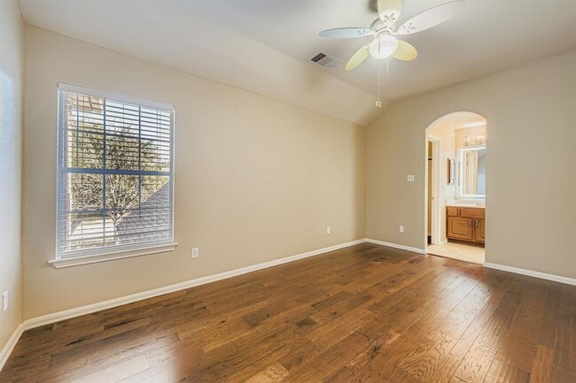 Building Photo - 1028 Horseback Hollow