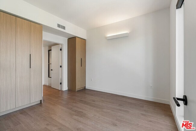 Building Photo - 10700 Tabor St