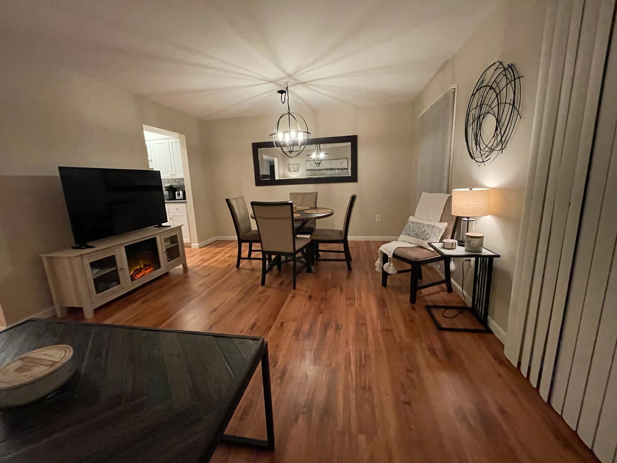 Building Photo - 35 Jamestown Dr