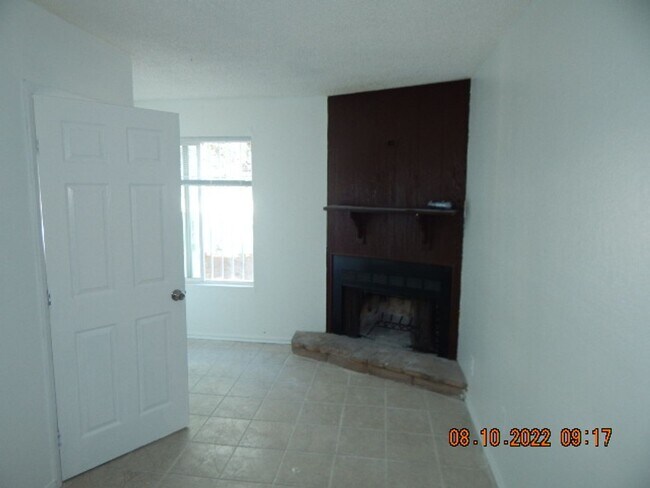 Building Photo - 2185 Exeter Dr