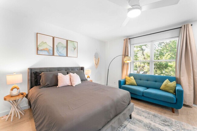 Building Photo - 513 Pecan Grove Rd