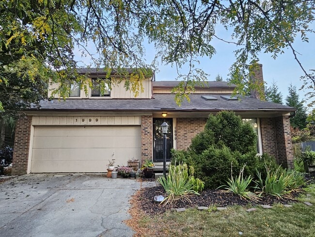 Primary Photo - 1999 Shadeview Ct