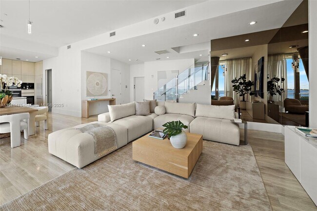 Building Photo - 2675 S Bayshore Dr