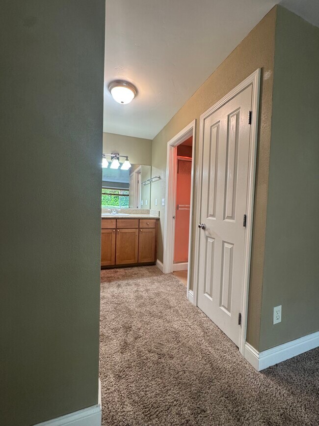 Master Bathroom - 233 Enterprise Dr
