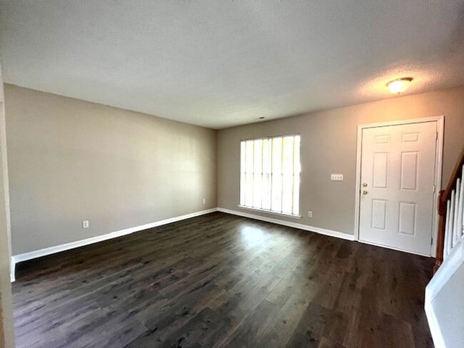 Building Photo - ~~ 4-Bedroom Beauty in Mebane ~~