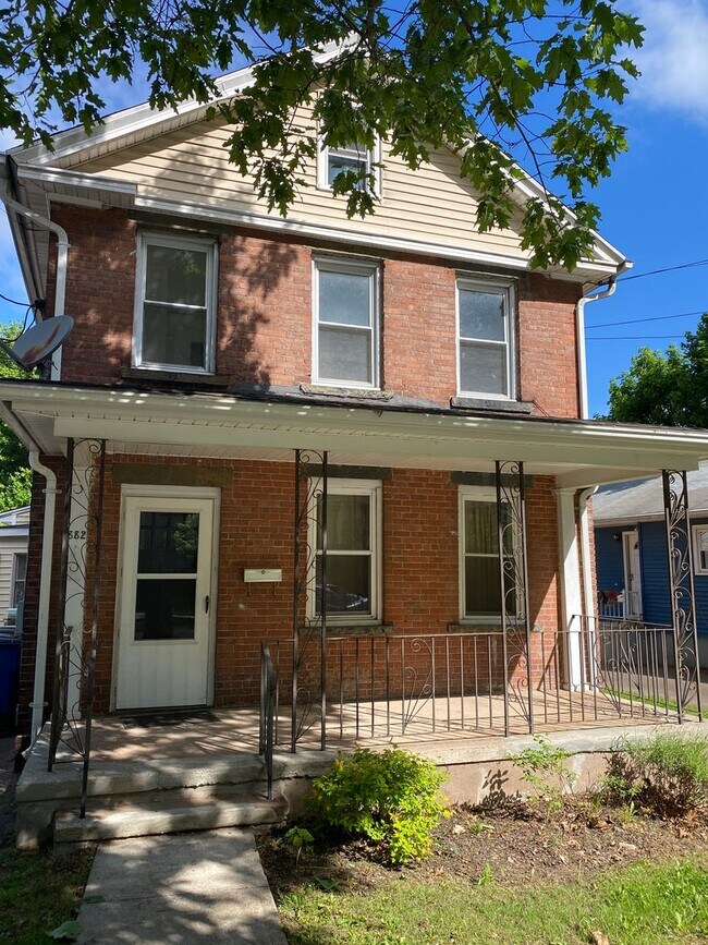 Building Photo - 882 Quinnipiac Ave