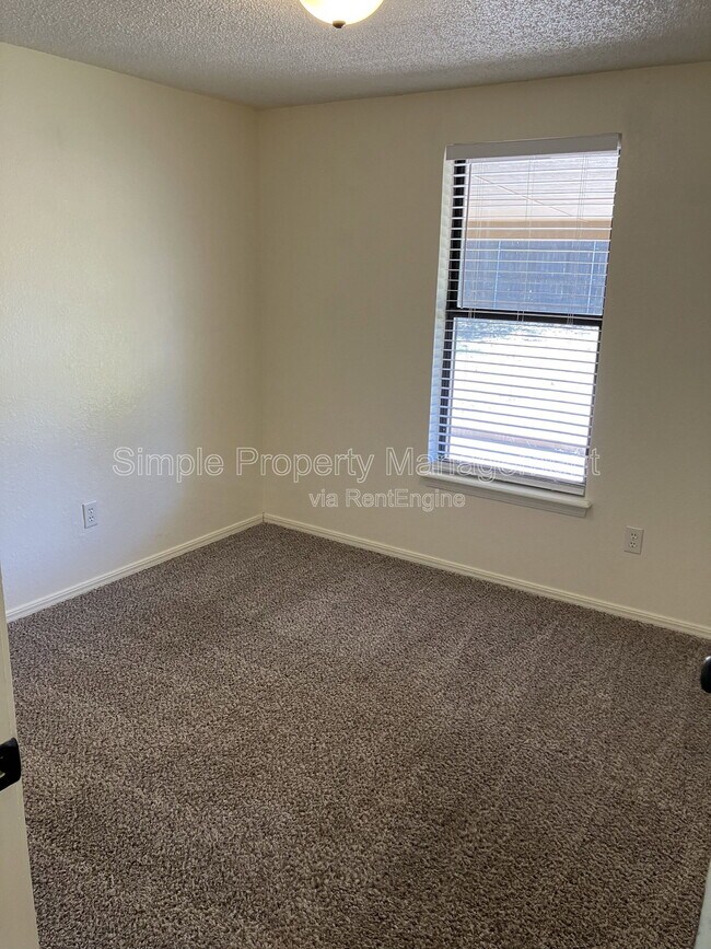 Building Photo - 1412 Del Norte Dr